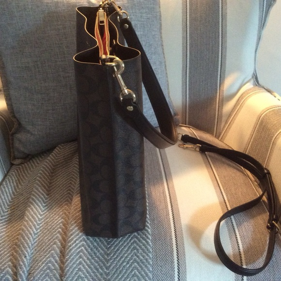 Handbag - Picture 4 of 5